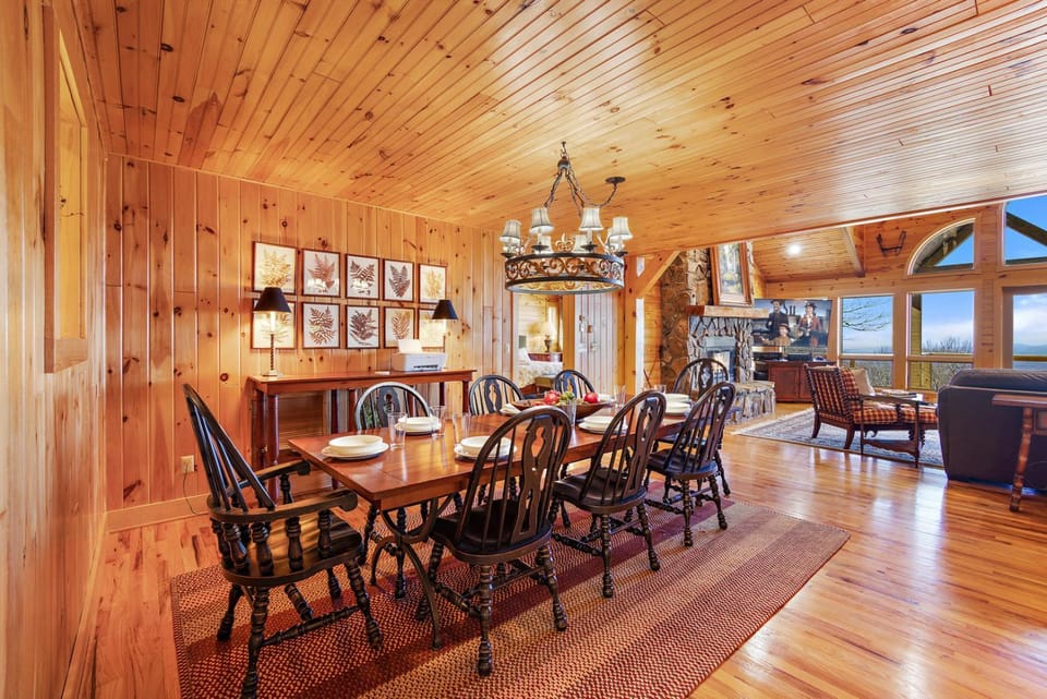 Beech Retreat at 5000 Feet House in Beech Mountain
