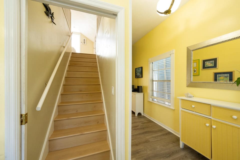 Crawl to Duval w/ Hot tub House in Key West