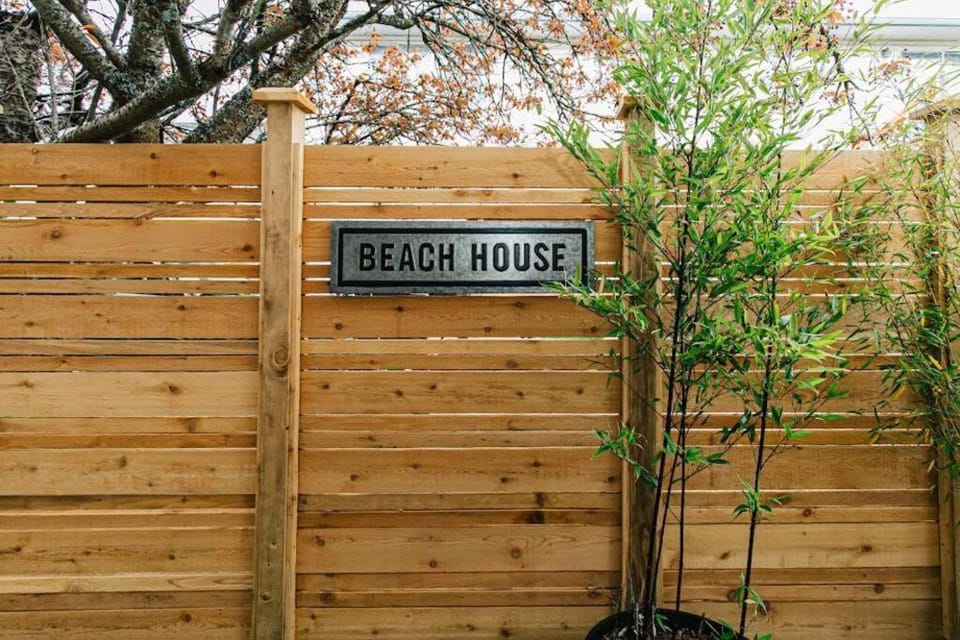 Lovely 2 bedroom suite steps from The beach Apartment in Vancouver Island