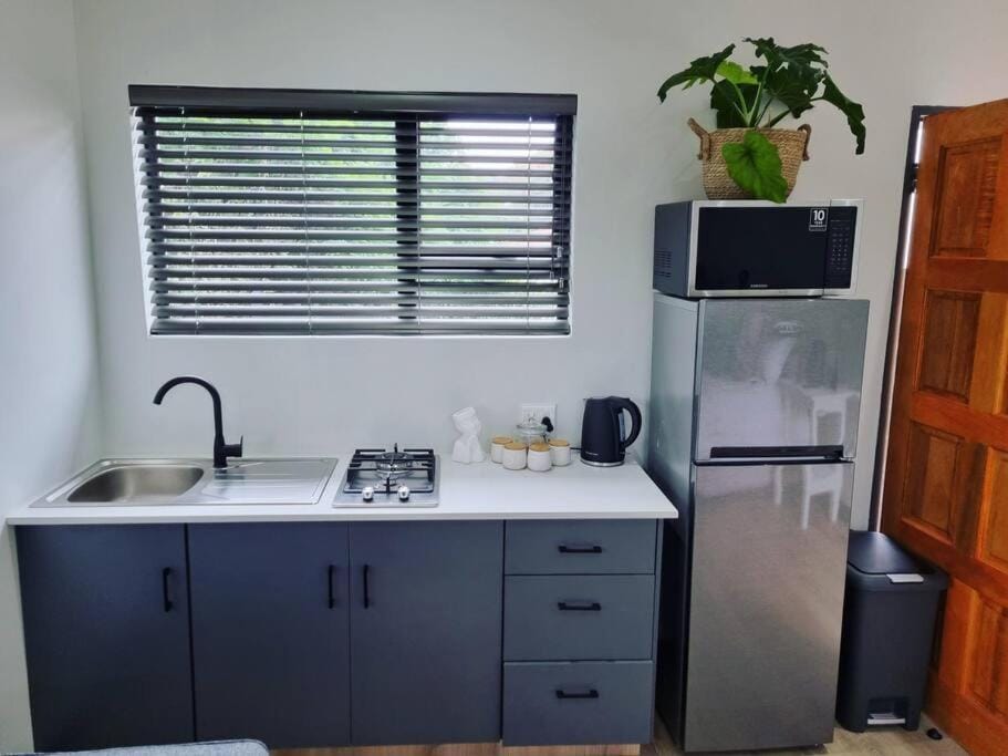 Palm On Rock - 1 bedroom,kitchenette & full bathroom. Apartment in South Africa