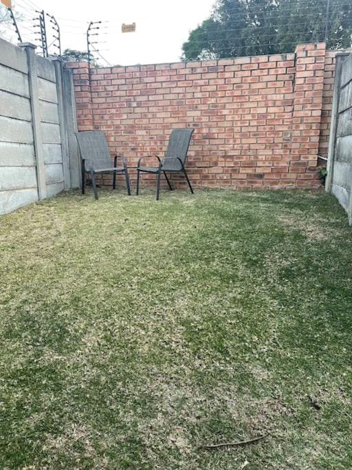 Side Step Apartment in Sandton