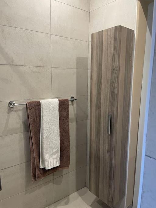 Side Step Apartment in Sandton