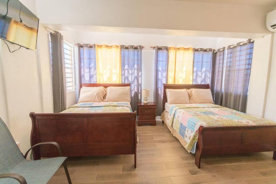 Bed, TV and multimedia, Bedroom, air conditioner