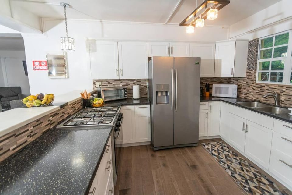 Kitchen or kitchenette, minibar, pet friendly, stove, toaster