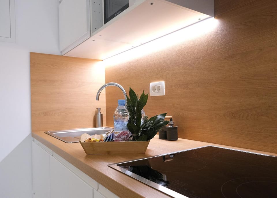 Kitchen or kitchenette, Decorative detail, internet, stove, kitchen, air conditioner
