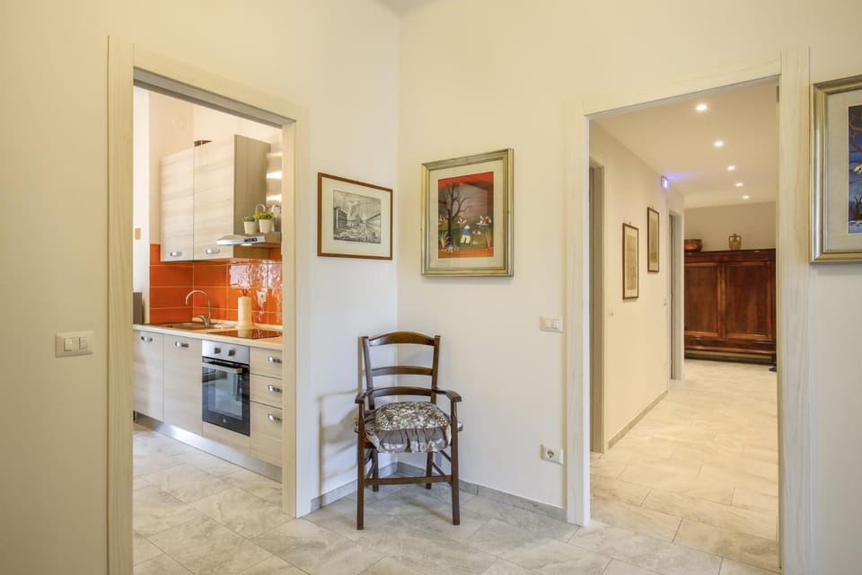 Dining area, pet friendly