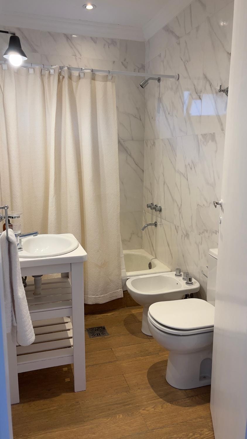 Shower, Toilet, Bathroom, Bath, bidet, towels