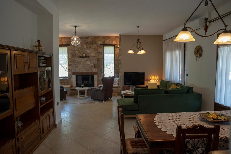 Magnolia Home - Rock View Villa in Kalabaka