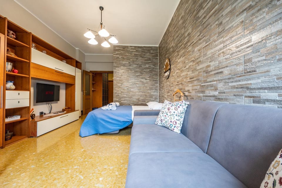 Bed, Living room