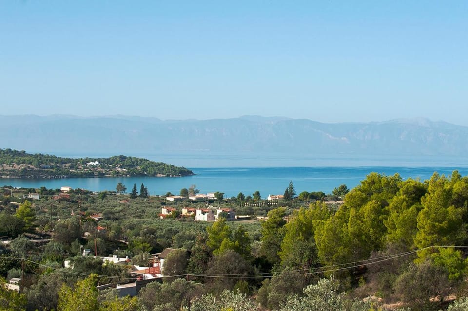 Apartment with pool and see view Bed and Breakfast in Peloponnese Region
