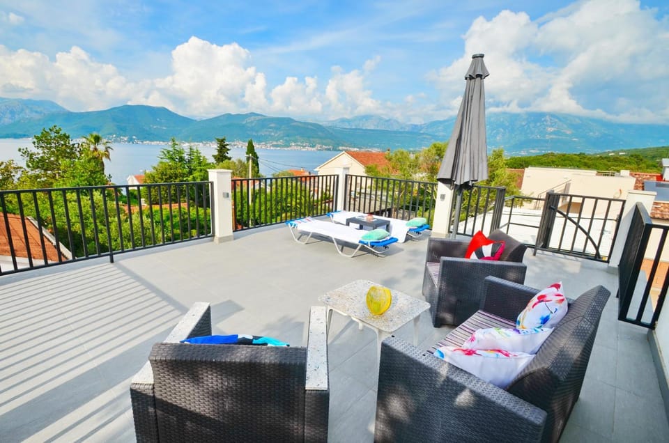 Patio, View (from property/room), Balcony/Terrace, Sea view