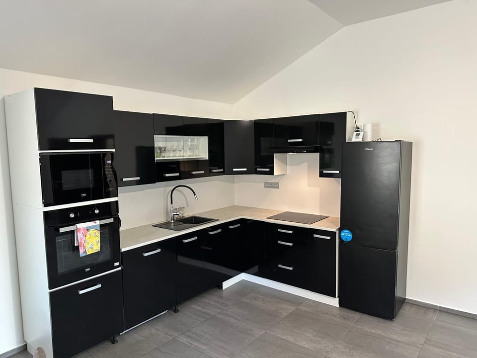 Apartmán byt 75m2 klid příroda pro rodinu Apartment in Prague