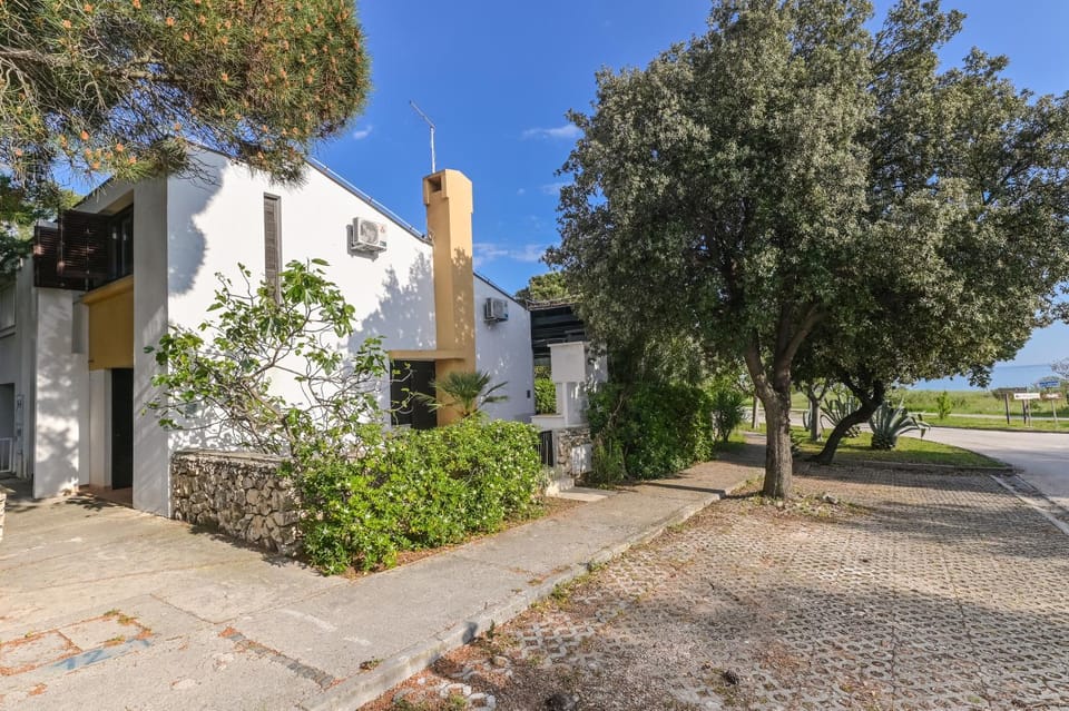 Property building, Street view
