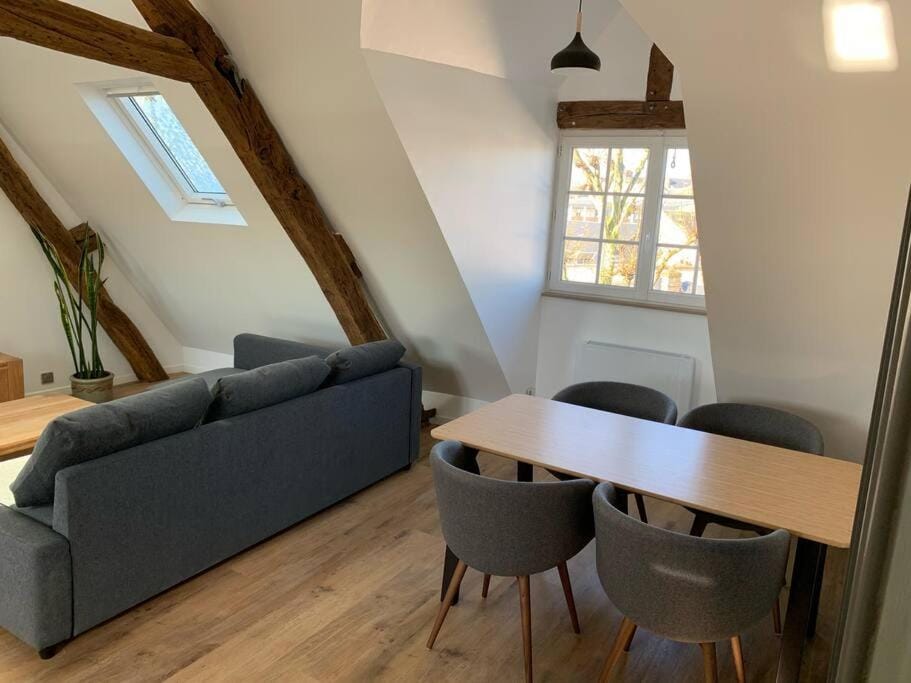 Seating area, Dining area