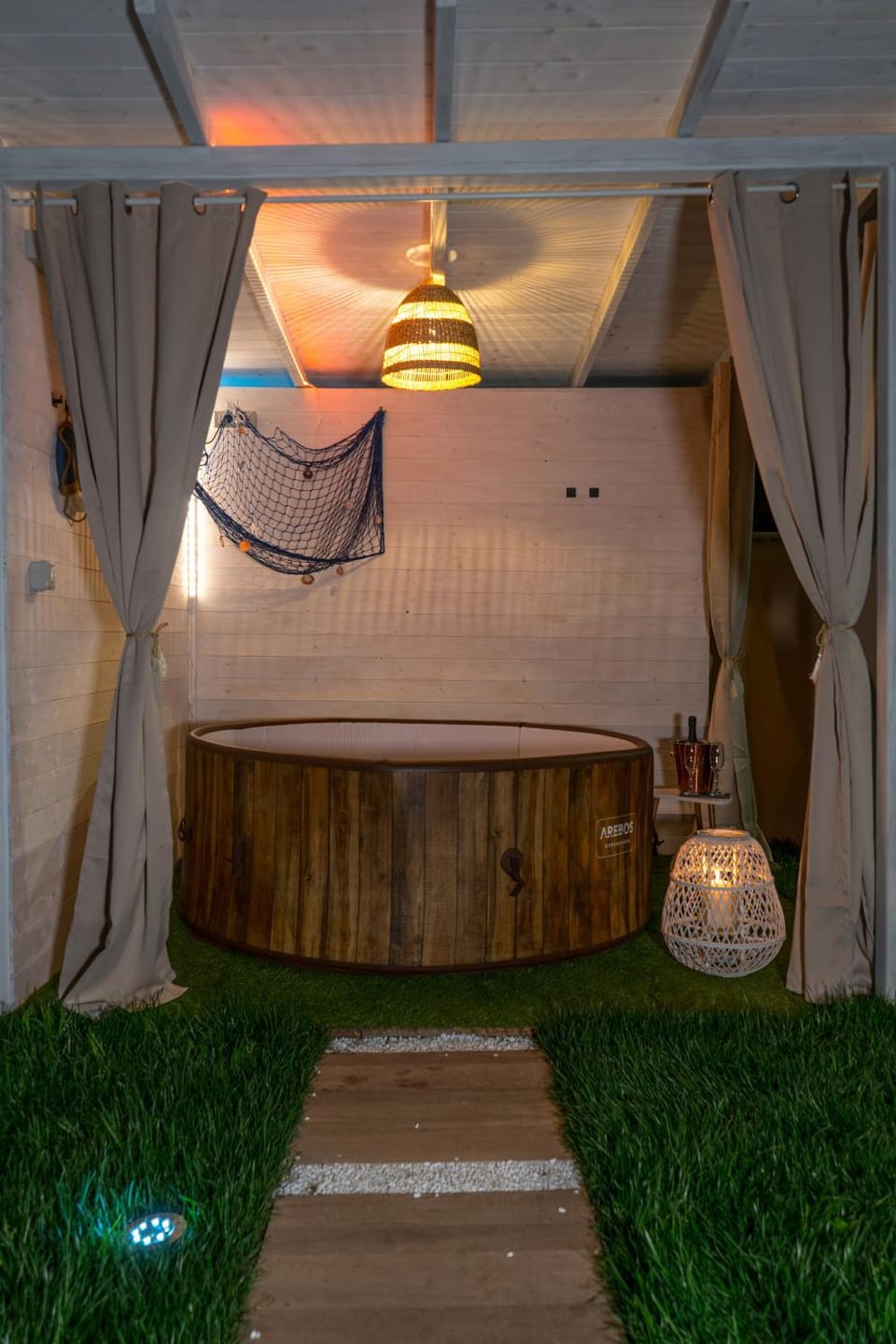 Hot Tub, Spa and wellness centre/facilities