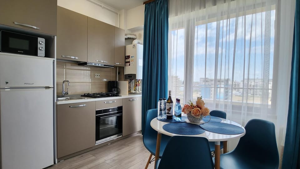 Kitchen or kitchenette, Living room, minibar, pet friendly, stove