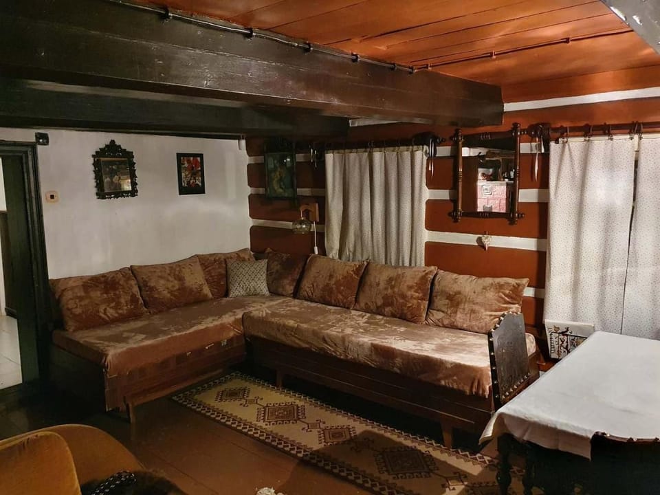 Communal lounge/ TV room, Living room