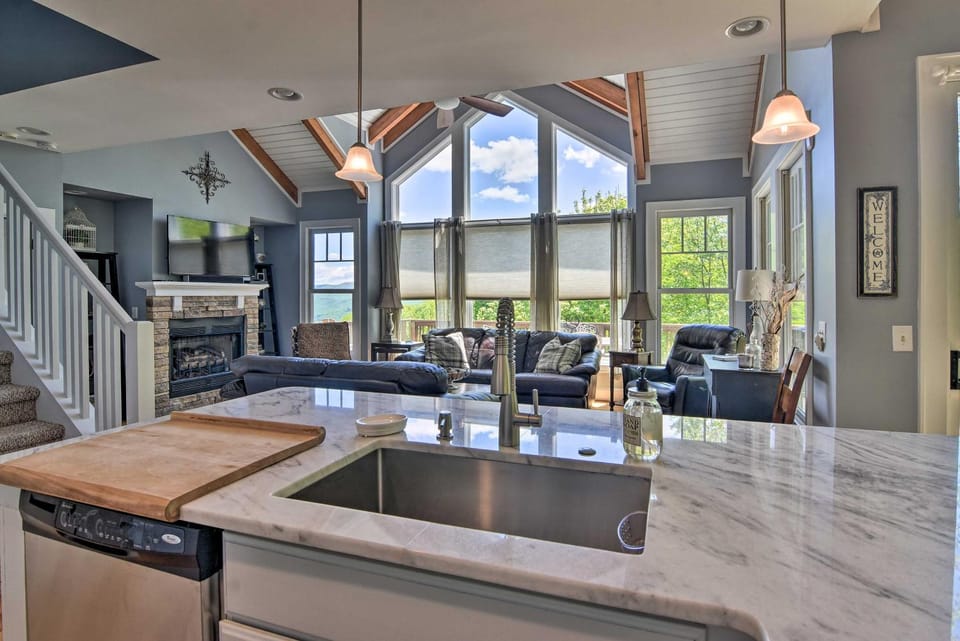 Blue Ridge Retreat House in Seven Devils