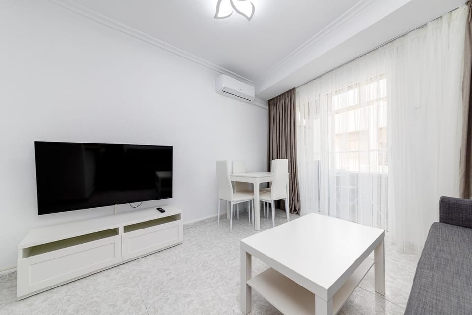 Calle Concordia 86, two bedroom apartment, up to 6 guests, near Del Cura beach,supermarket Mercadona and central bus station Apartment in Torrevieja