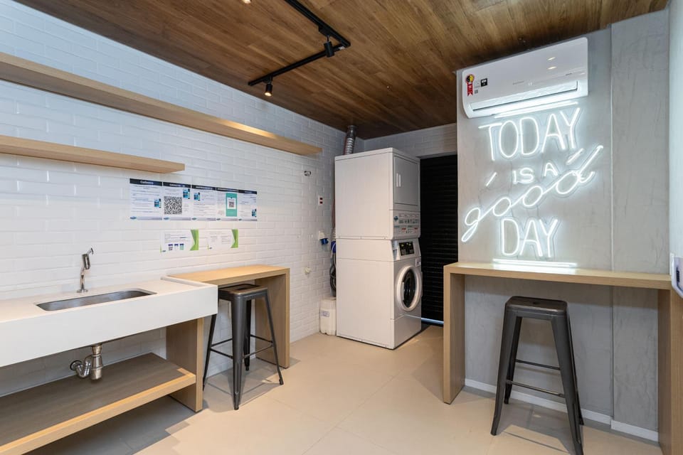 Property building, Day, Area and facilities, laundry, washing machine, dryer, air conditioner