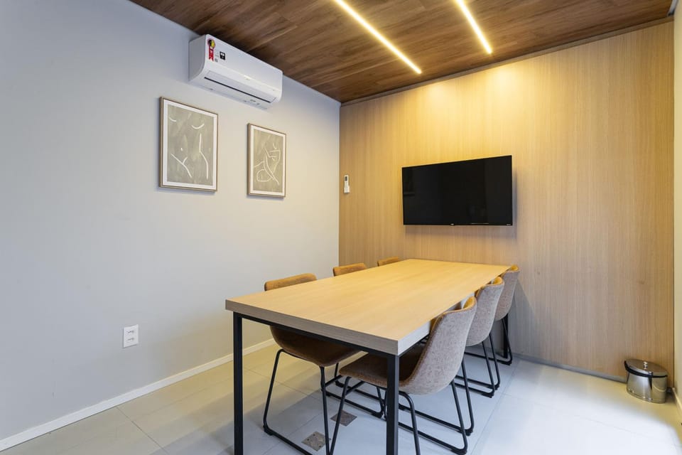 Property building, Day, Meeting/conference room, Area and facilities, air conditioner