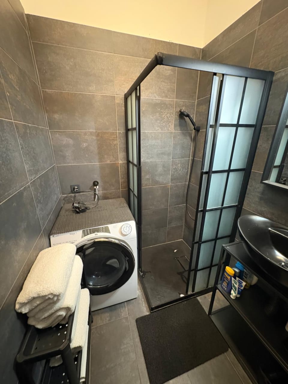 INDUSTRIAL ZONE -STUDIO 4 Apartment in Ljubljana