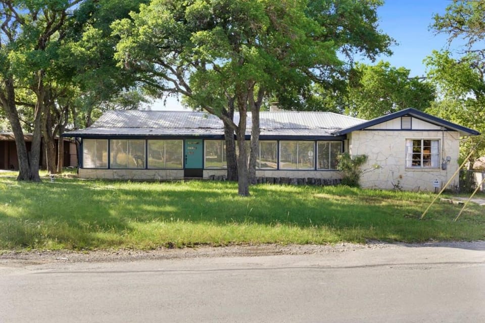Waterlily Serenity - 2 Bedroom - Creekside House in Rio Grande