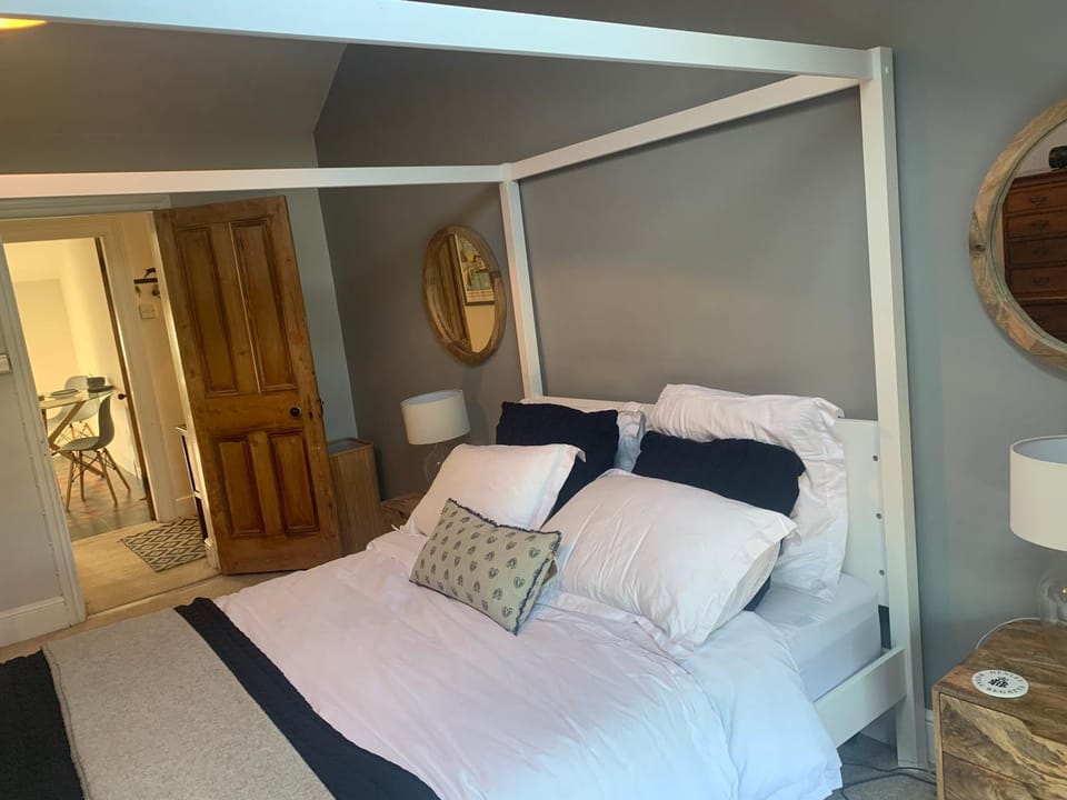 Bed, Bedroom, Certificate/Award