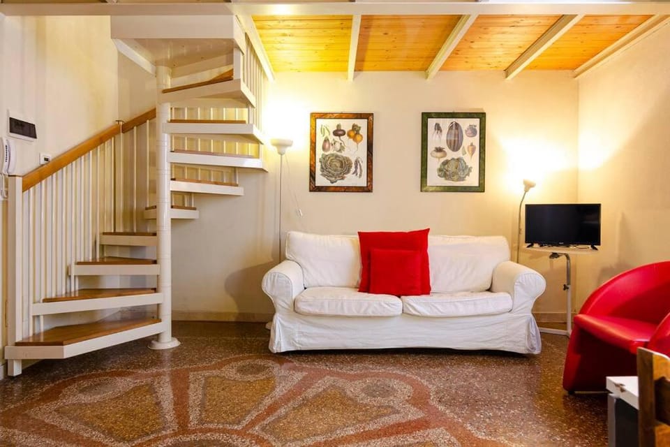 Fossalta Mezzanine, few steps from Piazza Maggiore Apartment in Bologna