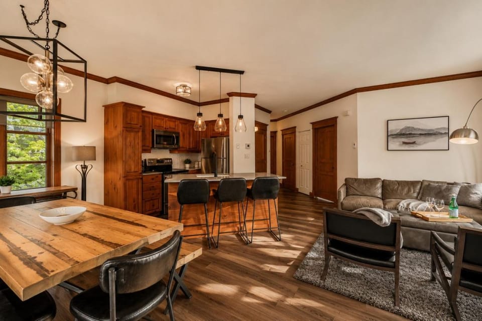 Kitchen or kitchenette, Living room, Dining area