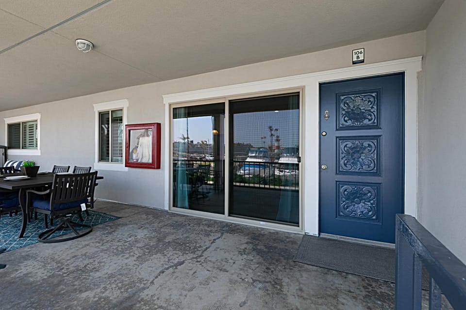 106B New Renovation! Huge Patio with Harbor View House in Oceanside