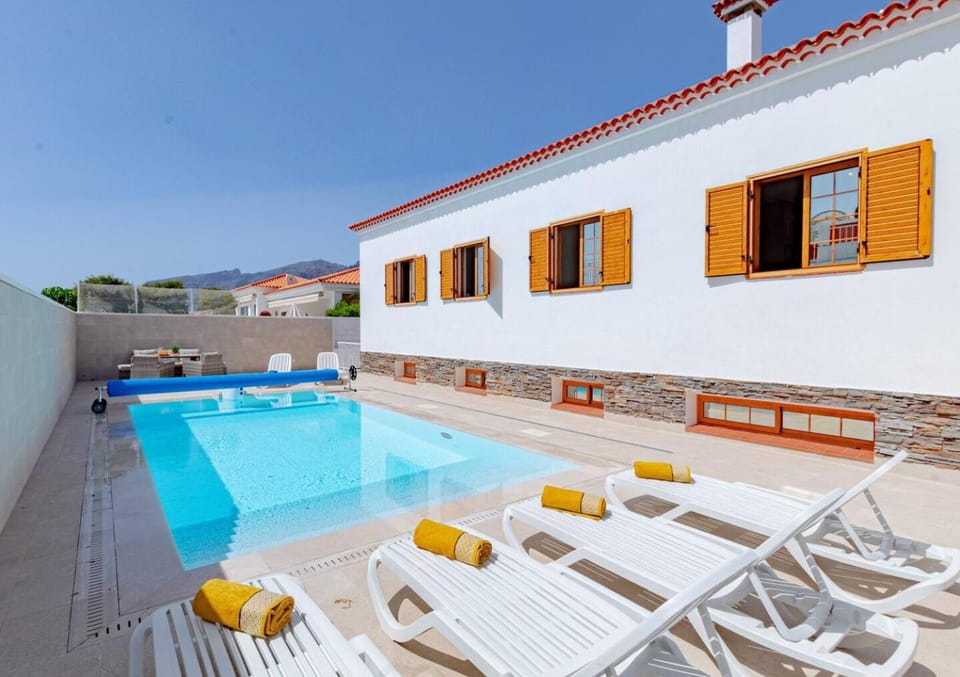 Villa Luna With Heated Pool Villa in Canary Islands