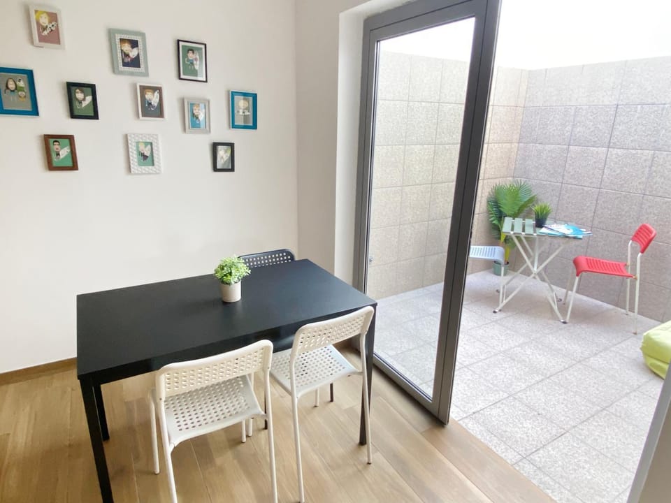 Patio, Dining area