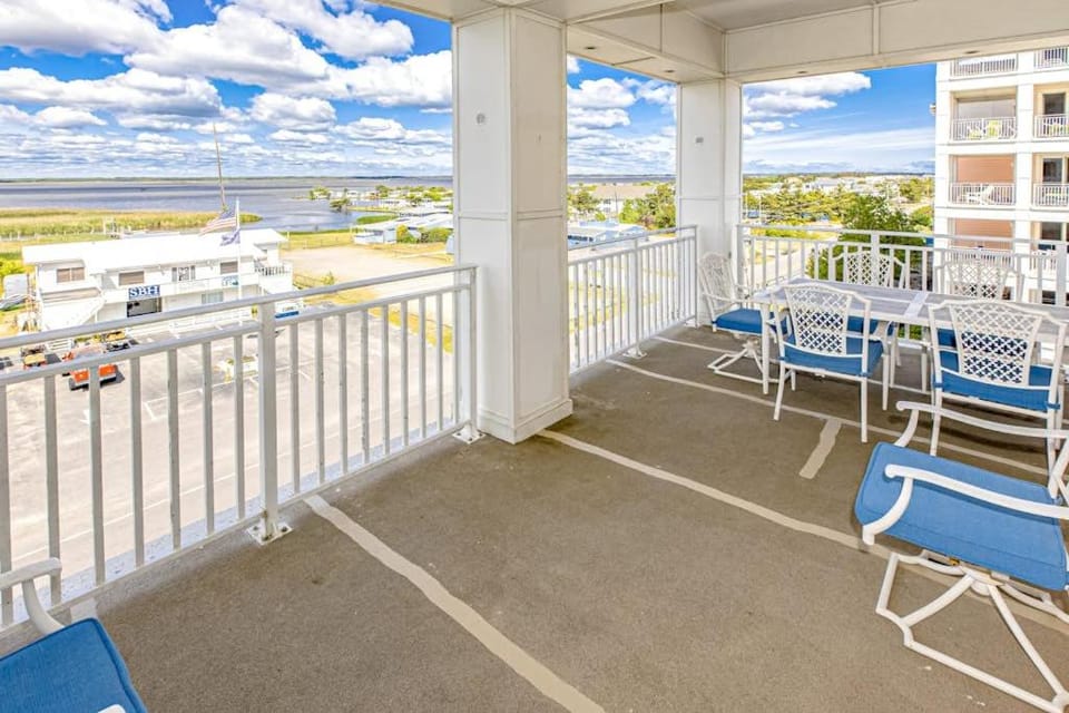 The Sanctuary - A Grand Sunset B336 House in Sandbridge