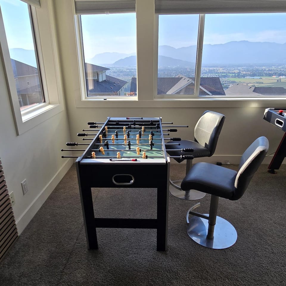 Game Room, Game Room