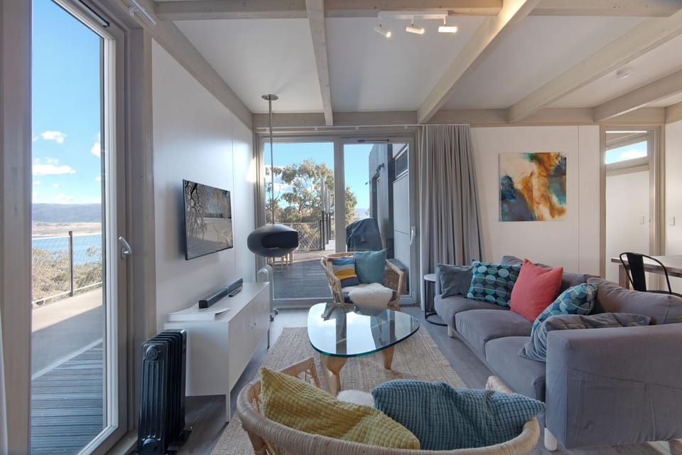 Jindy Haus 1 of 76 Kunama Drive House in East Jindabyne