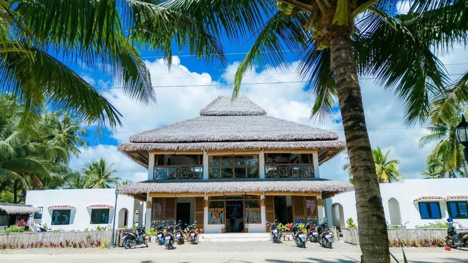 Property building, Restaurant/places to eat, Parking
