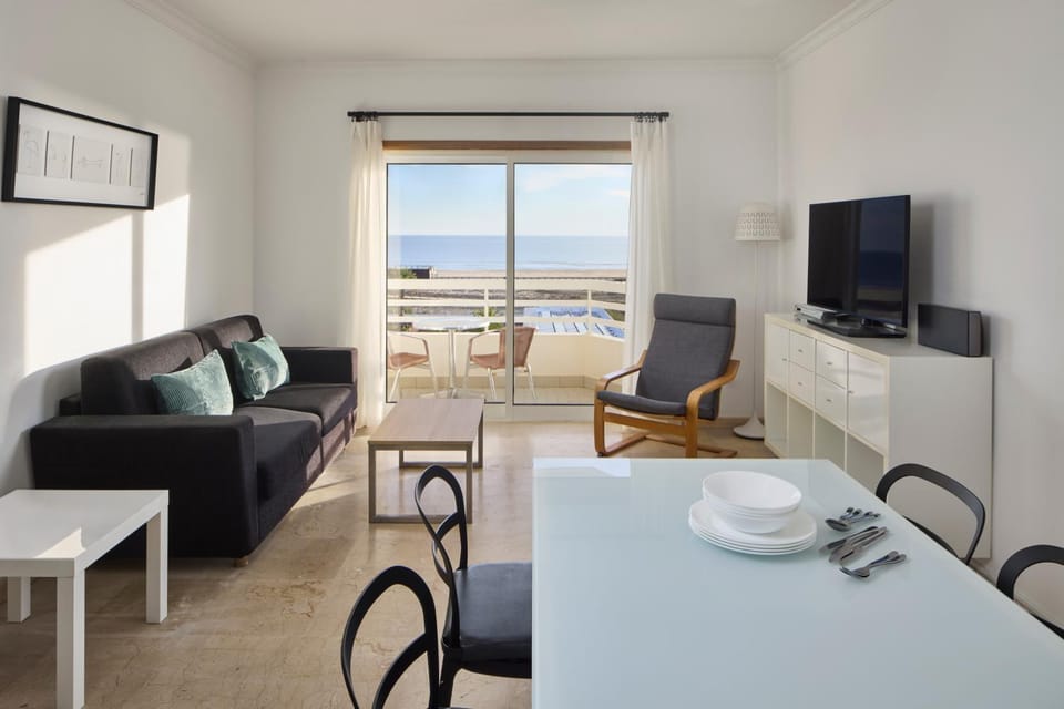 TV and multimedia, Living room, Dining area