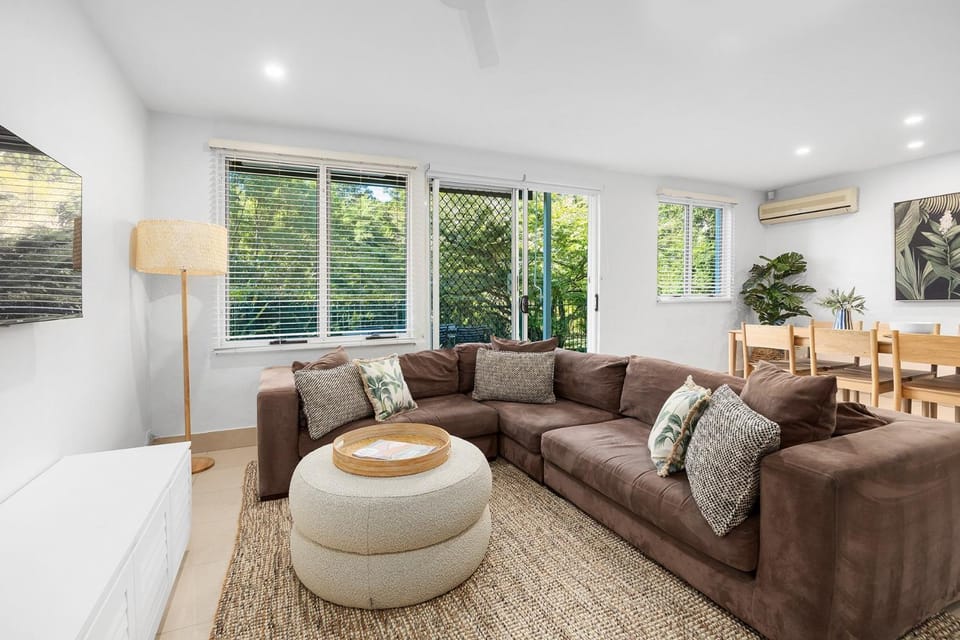 Eco Beachside Family Gem, Pool Access Apartment in Noosa Heads