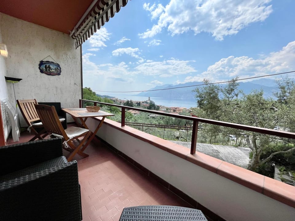 Day, Natural landscape, View (from property/room), Balcony/Terrace, Lake view, Mountain view