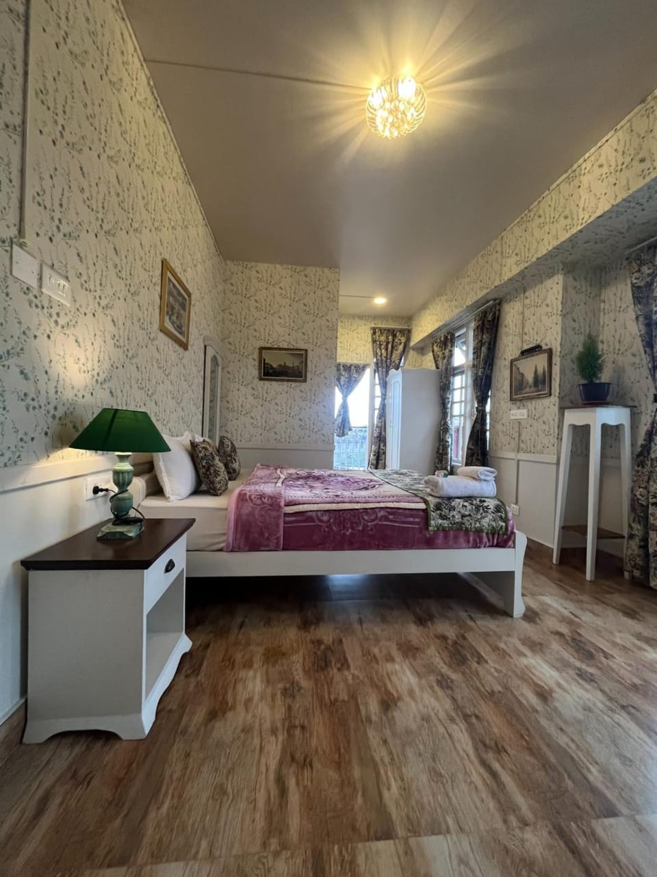 Photo of the whole room, Bedroom