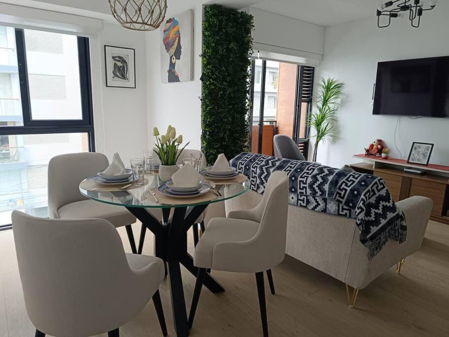 Living room, Dining area
