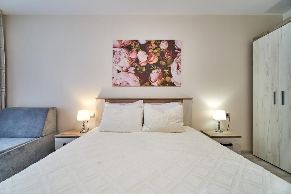 Bed, Photo of the whole room, Bedroom, wardrobe
