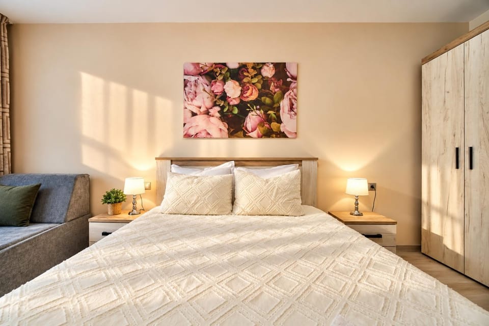 Bed, Photo of the whole room, Bedroom, wardrobe