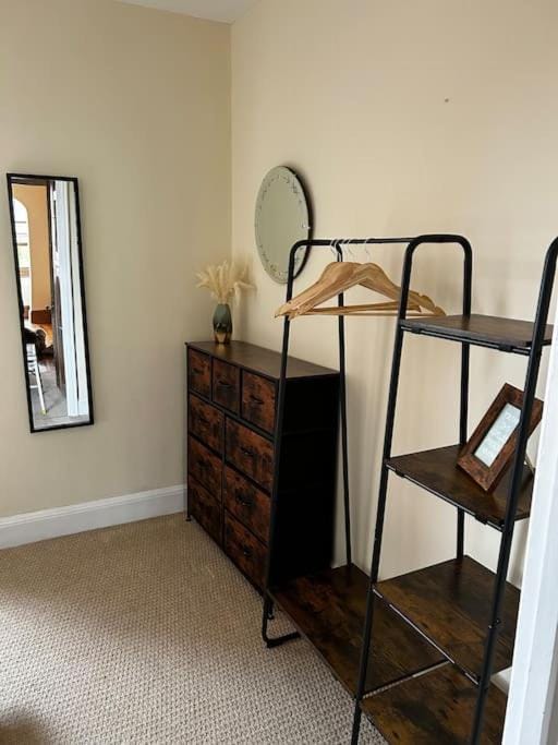 Bright, spacious flat close to beach, Cliff Road Apartment in Sheringham