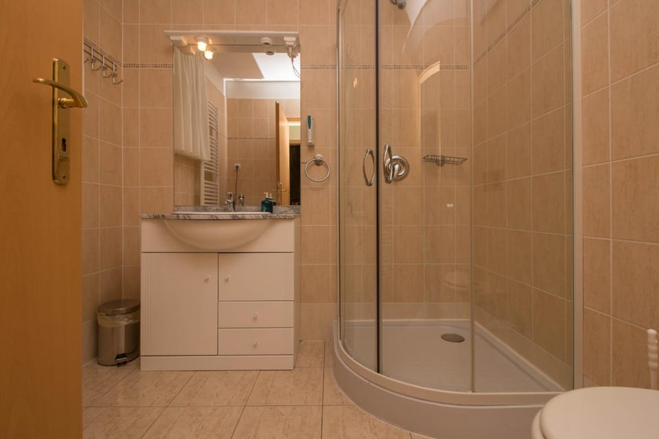 299 - Teljes panorámás közvetlen balatonparti exkluzív apartman Apartment in Balatonszárszó