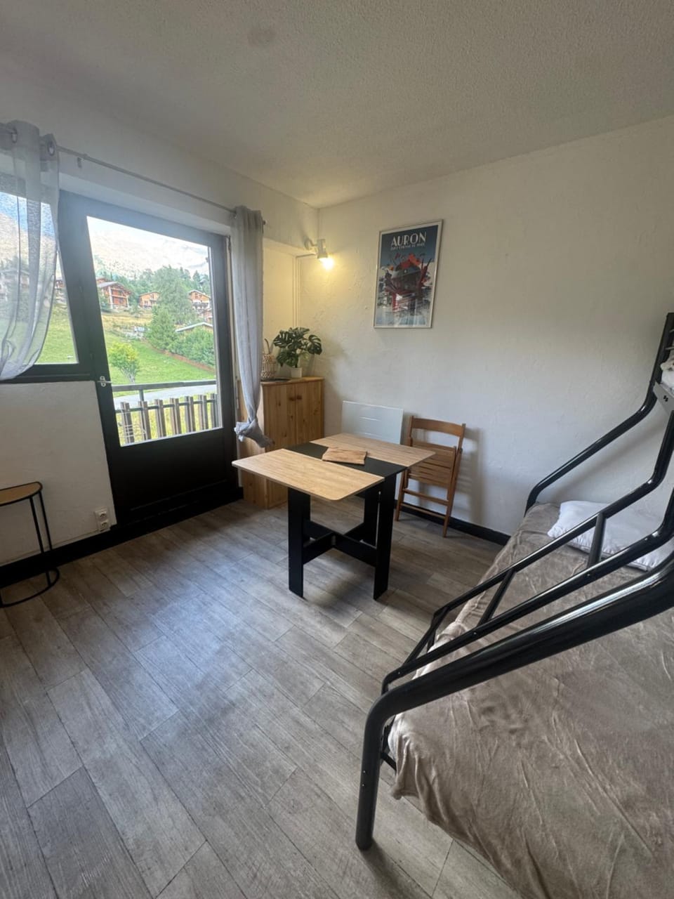 TV and multimedia, Seating area