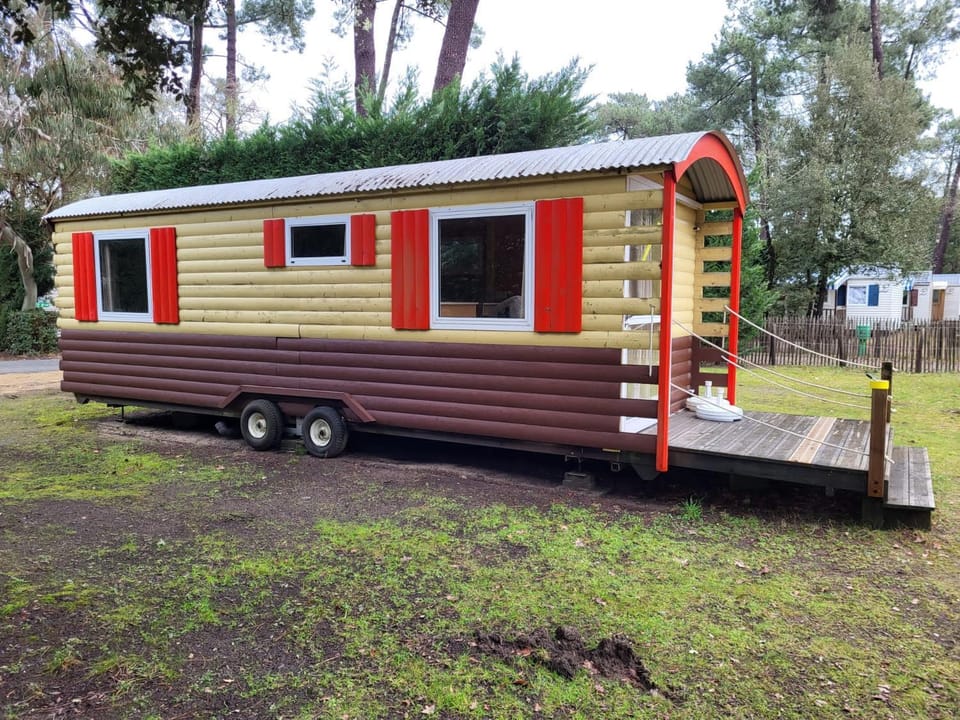 La bohème du vélodrome Albert Campground/ 
RV Resort in Hauts-de-France