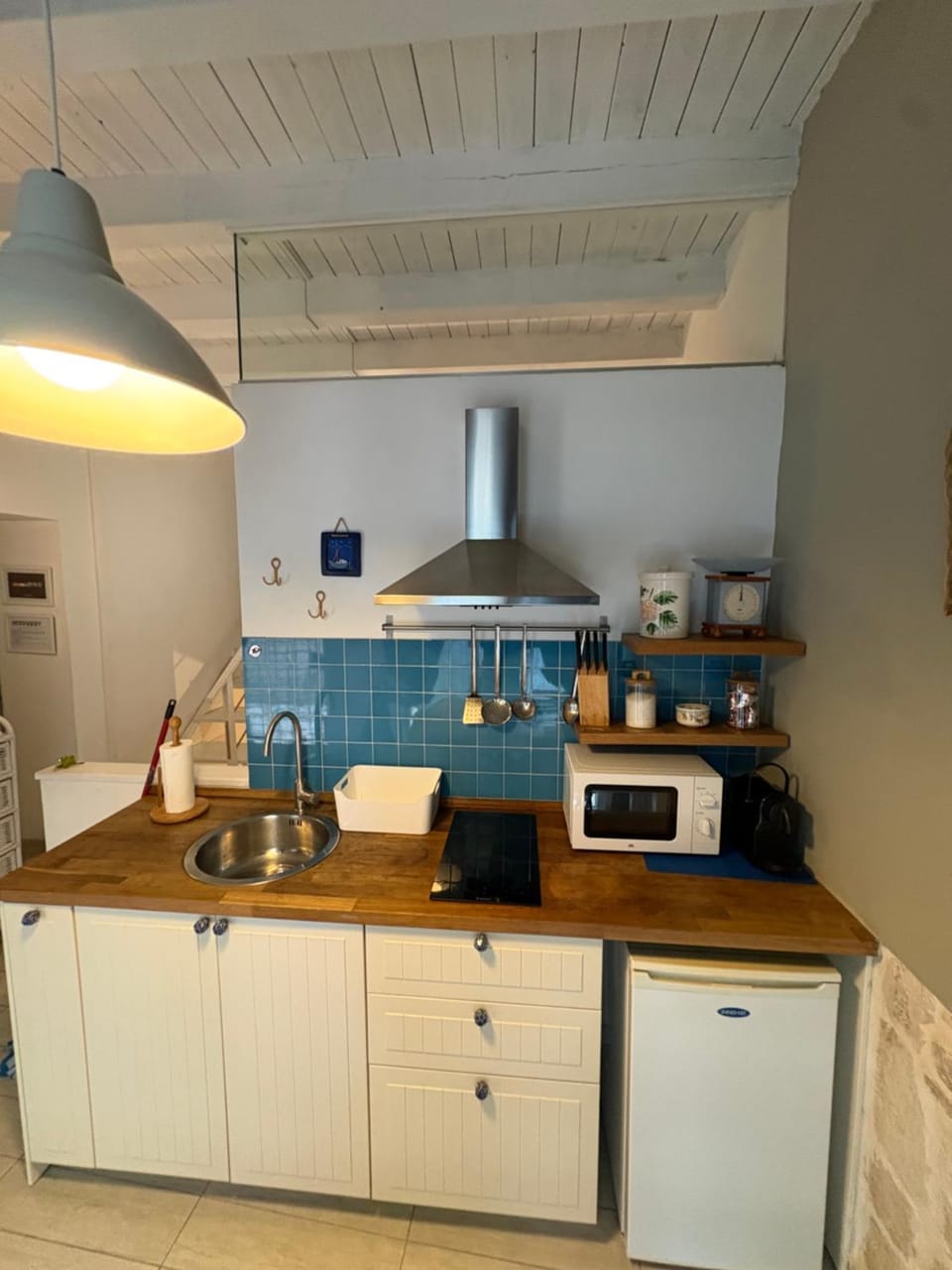 Kitchen or kitchenette, stove