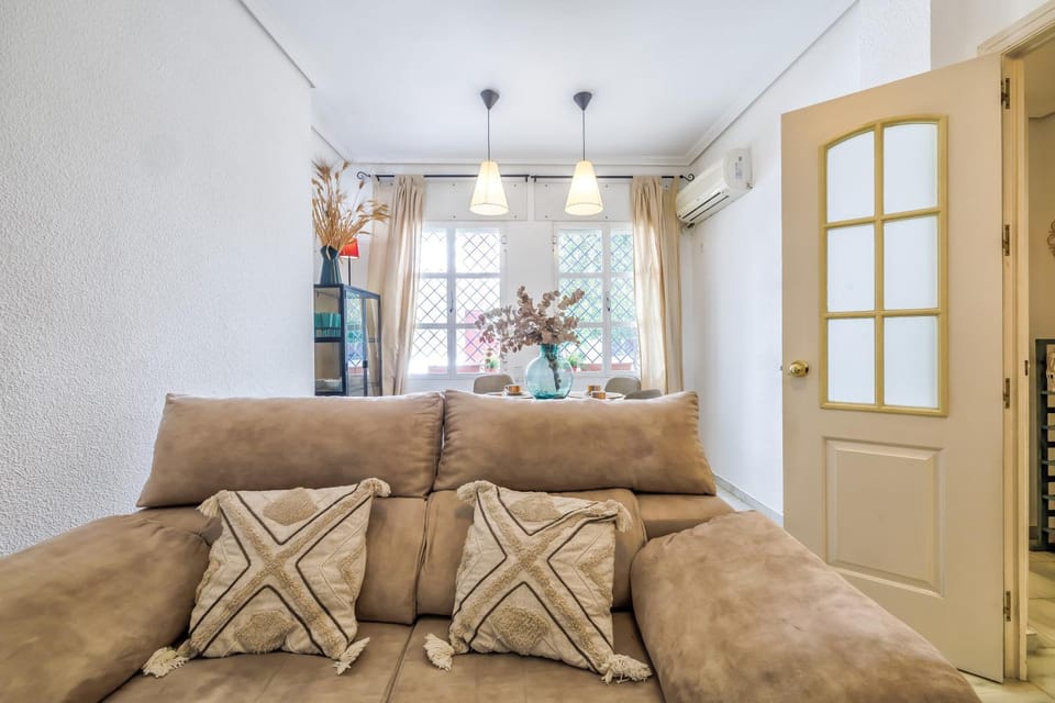 Living room, Seating area, heating, air conditioner